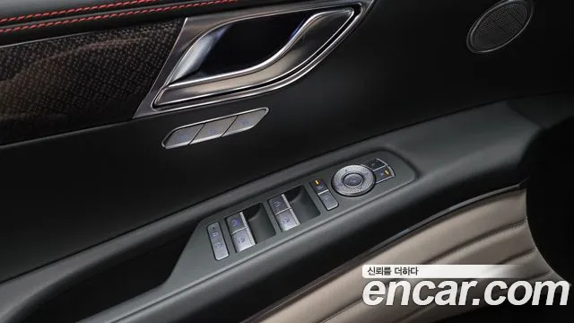 Genesis GV80 — Фото автомобиля 27