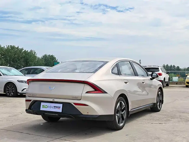 Wuling Starlight — Фото автомобиля 5