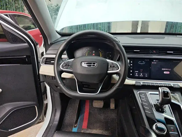 Geely Boyue — Фото автомобиля 10