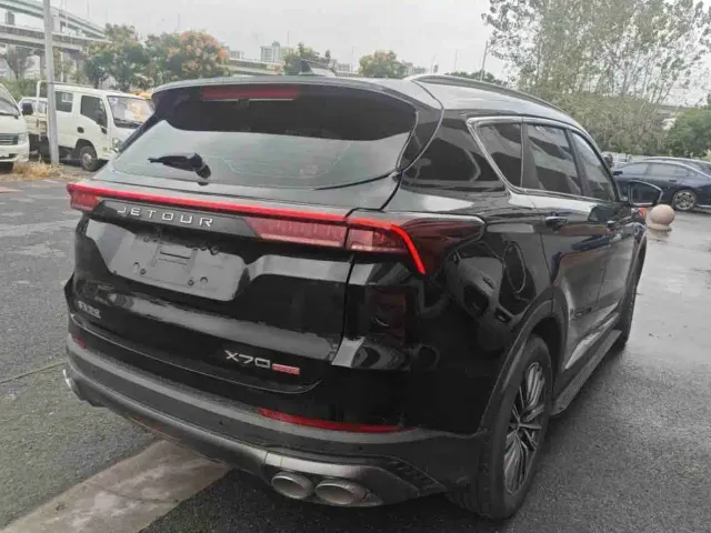 Jetour X70 Plus — Фото автомобиля 2