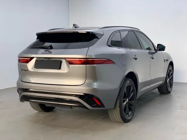 Jaguar F-Pace — Фото автомобиля 4