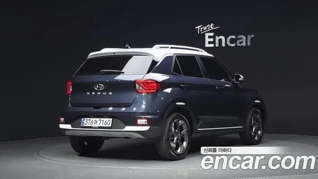 Hyundai Venue — Фото автомобиля 2