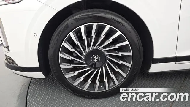 Hyundai Grandeur GN7 — Фото автомобиля 5