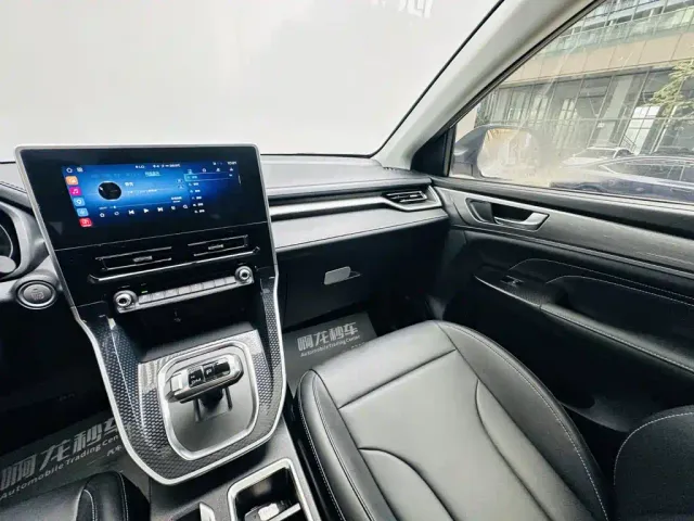 Haval M6 — Фото автомобиля 14