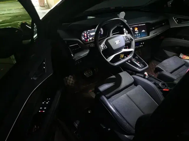 Audi Q5 e-tron — Фото автомобиля 12