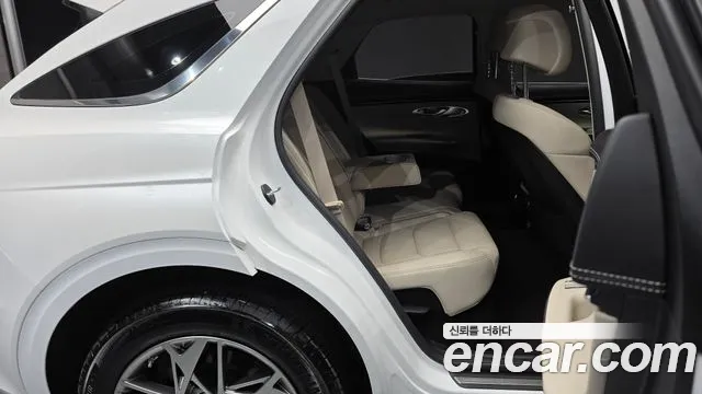 Genesis GV70 — Фото автомобиля 17