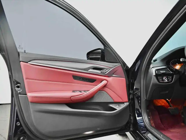 BMW 5 Series — Фото автомобиля 3