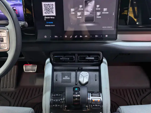 BYD FangChengBao Leopard 5 — Фото автомобиля 8
