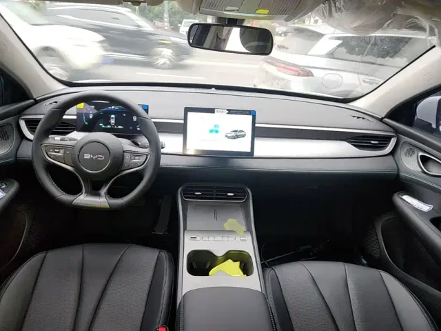 BYD Seal 05 DM-i — Фото автомобиля 9