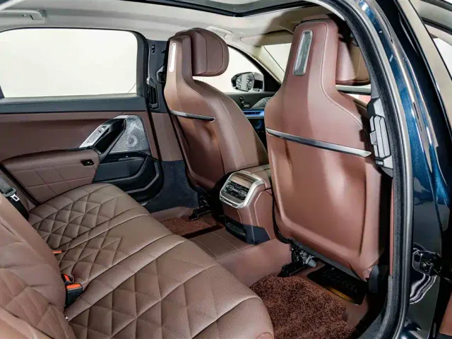 BMW 7 Series — Фото автомобиля 22