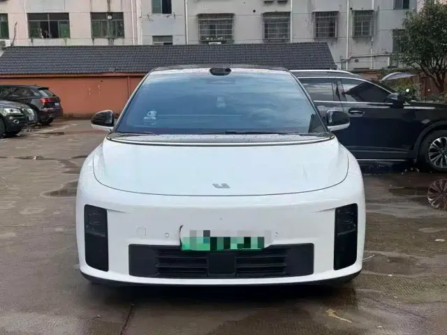 Li Auto i6 — Фото автомобиля 2