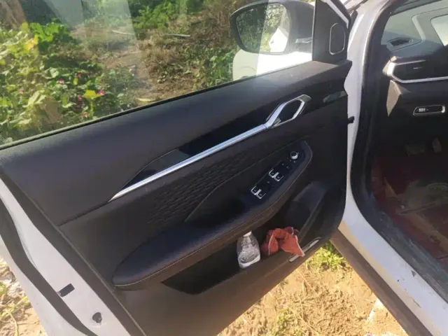 Geely Binyue — Фото автомобиля 6