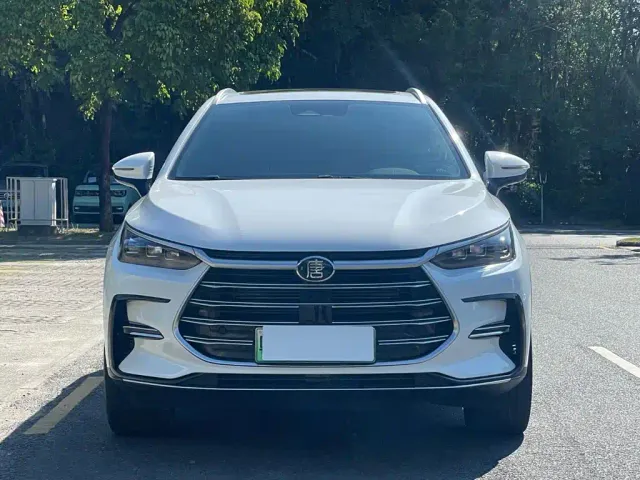 BYD Tang — Фото автомобиля 2