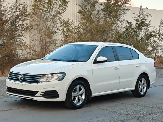 Volkswagen Lavida — Фото автомобиля 3