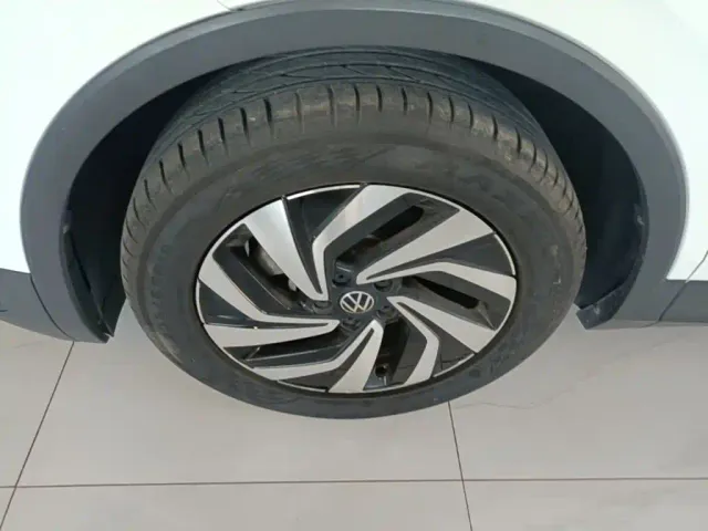 Volkswagen Tiguan L — Фото автомобиля 22