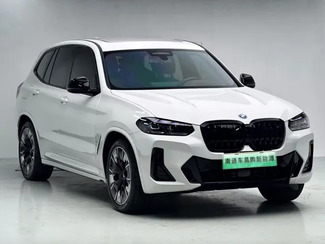 BMW iX3 — Фото автомобиля 3
