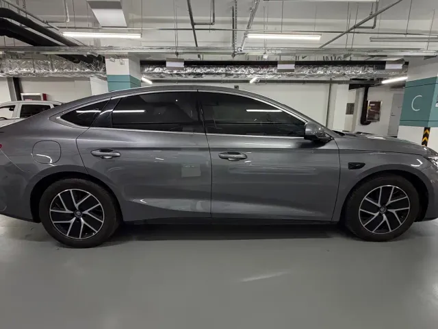 BYD Qin L — Фото автомобиля 8