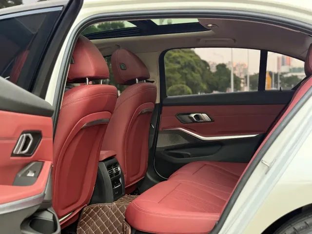BMW 3 Series — Фото автомобиля 9
