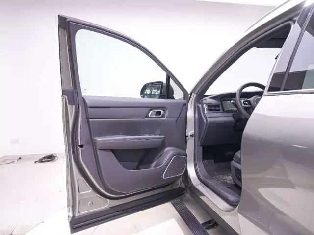 Li Auto ONE — Фото автомобиля 11