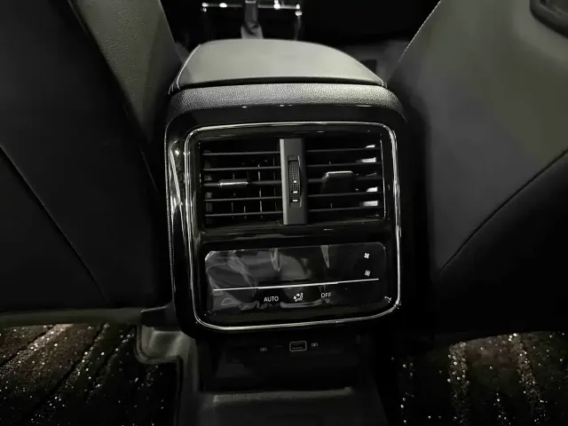 Volkswagen Passat — Фото автомобиля 12