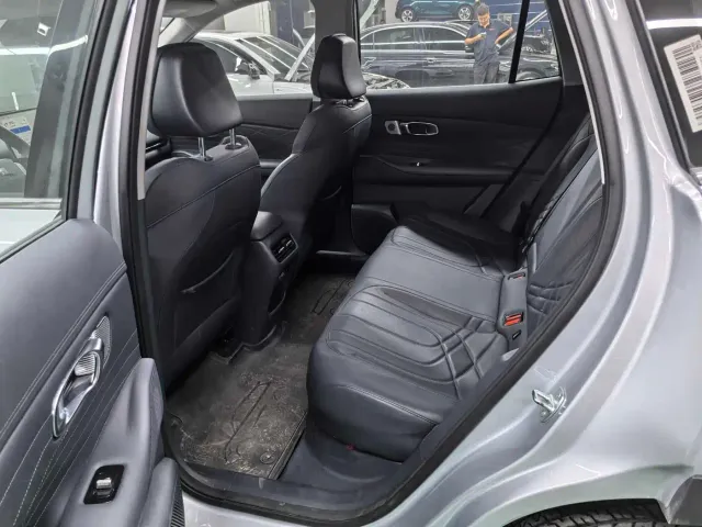Geely Galaxy Starship 7 EM-i — Фото автомобиля 9