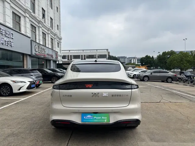 IM Motors LS6 — Фото автомобиля 6