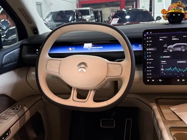 Nio ES8 — Фото автомобиля 13