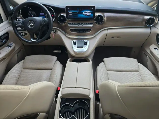 Mercedes-Benz V-Class — Фото автомобиля 17