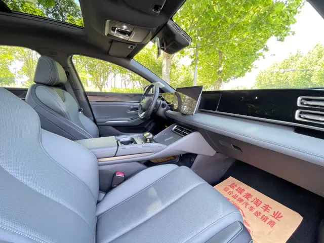 BYD Qin L — Фото автомобиля 10
