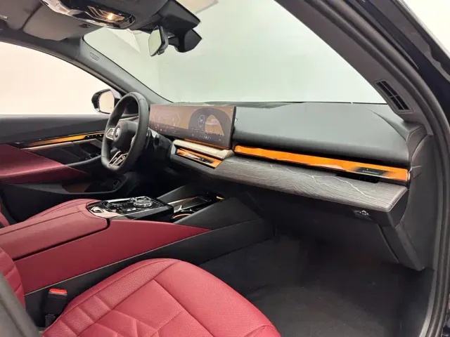 BMW 5 Series — Фото автомобиля 11