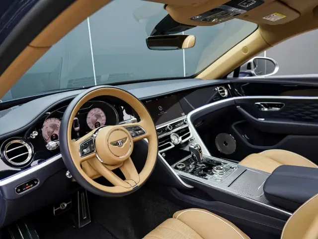 Bentley Flying Spur — Фото автомобиля 8