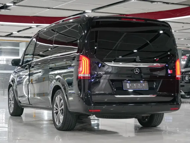 Mercedes-Benz V-Class — Фото автомобиля 6