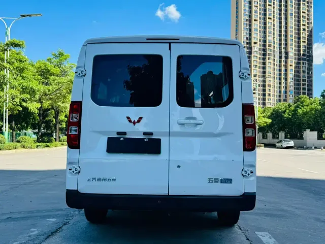 Wuling Yangguang — Фото автомобиля 5