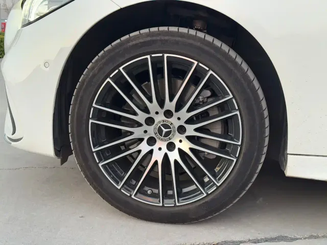 Mercedes-Benz C-Class — Фото автомобиля 16