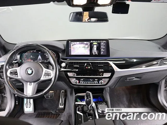 BMW 5-Series — Фото автомобиля 11