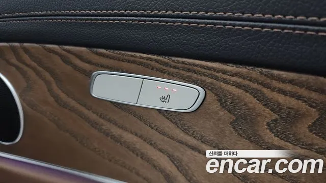 Mercedes-Benz E-Class — Фото автомобиля 17