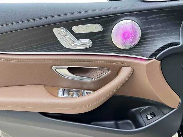 Mercedes-Benz E-Class — Фото автомобиля 8