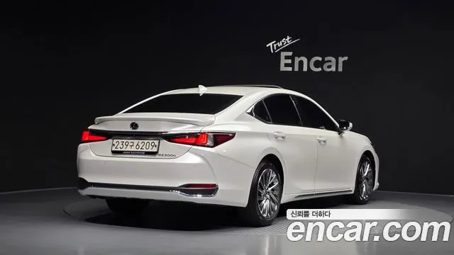 Lexus ES 7th Gen — Фото автомобиля 2