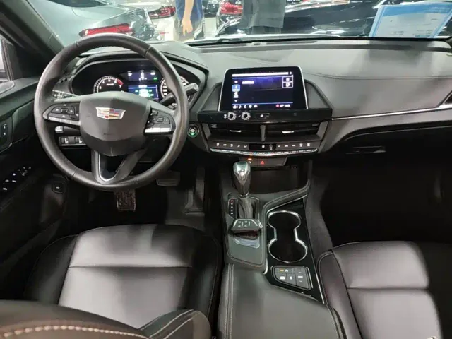 Cadillac CT4 — Фото автомобиля 9