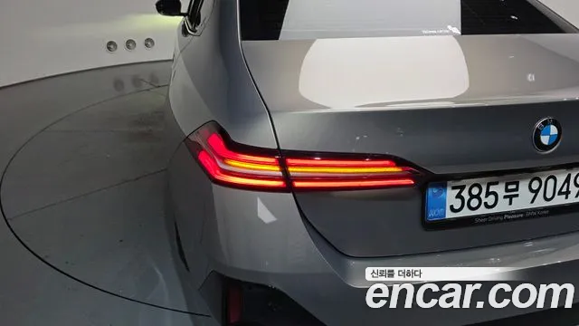 BMW 5-Series — Фото автомобиля 19