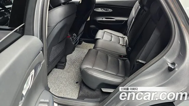 Genesis GV70 2.5T Бензин AWD — Фото автомобиля 12