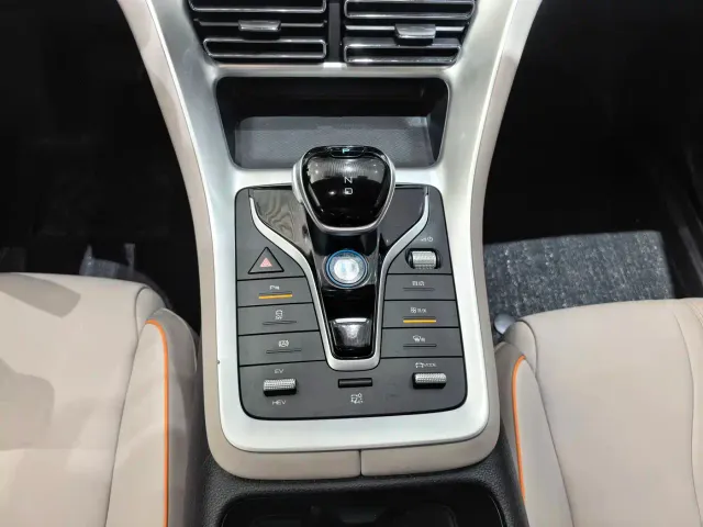 BYD Song Pro — Фото автомобиля 15