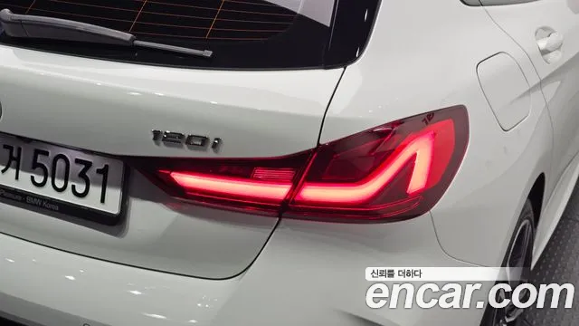 BMW 1 Series F40 — Фото автомобиля 8