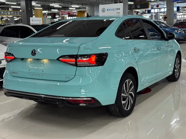 Volkswagen Lavida — Фото автомобиля 10