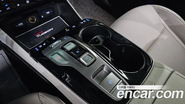 Hyundai Tucson Tucson (NX4) Бензин 1.6 турбо 2WD — Фото автомобиля 9