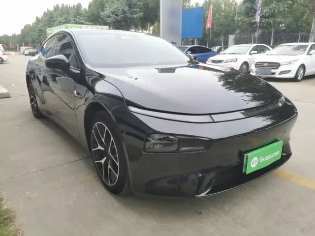 Xpeng P7 — Фото автомобиля 3
