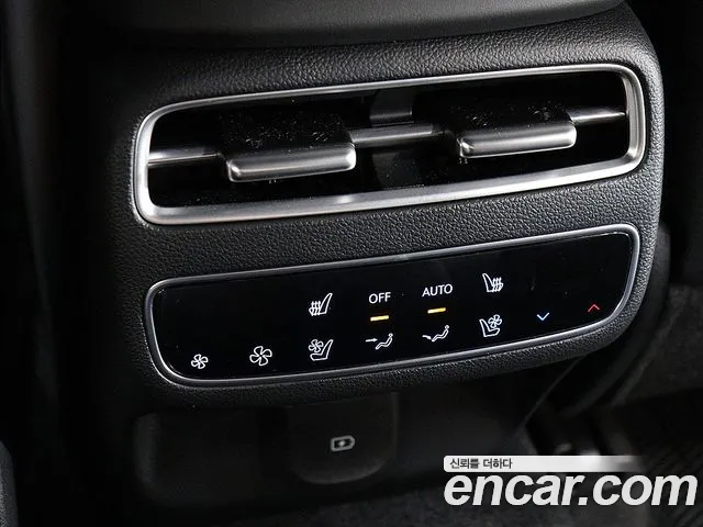 Genesis GV70 — Фото автомобиля 19