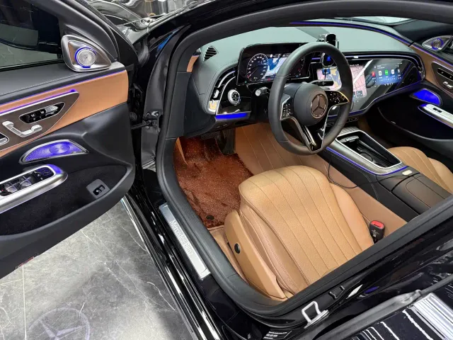 Mercedes-Benz E-Class — Фото автомобиля 4