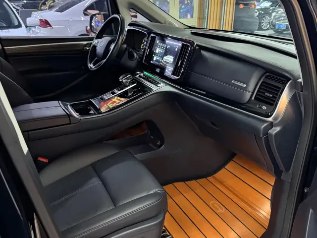 GAC Trumpchi M8 — Фото автомобиля 10
