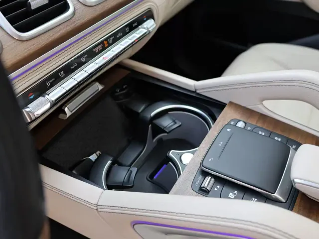 Mercedes-Benz GLS-Class — Фото автомобиля 11